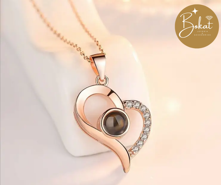 Collar en forma de corazón "Proyecta TE AMO en 100 idiomas diferentes"
